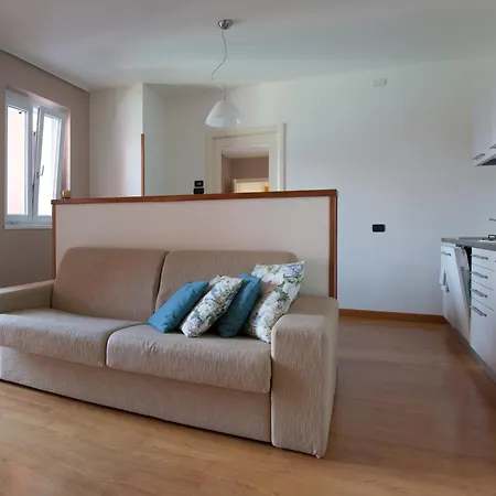 Residence Cafelicita - Apartments Lake View - Infinity Pool - Jacuzzi-2